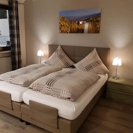 Gaestehaus Vinum ไลเวน ภายนอก รูปภาพ