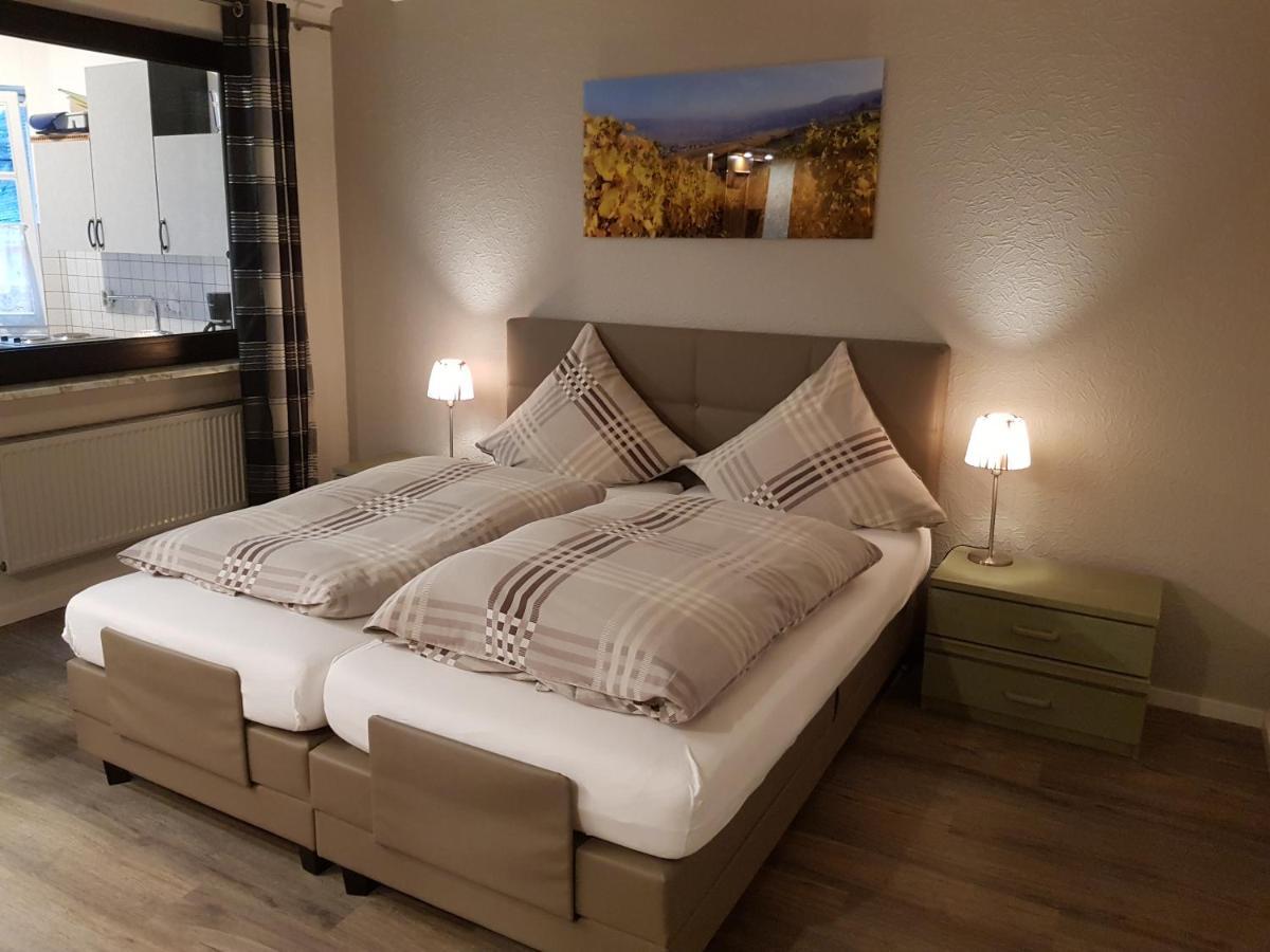 Gaestehaus Vinum ไลเวน ภายนอก รูปภาพ